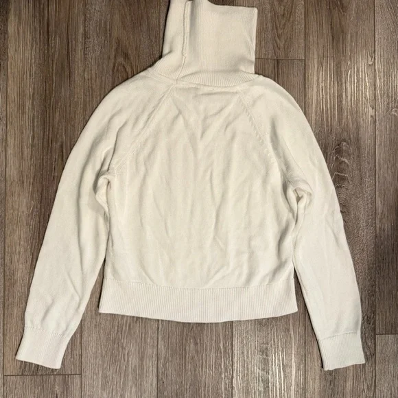 Tommy Hilfiger Off-White Turtleneck Sweater - Picture 5 of 8